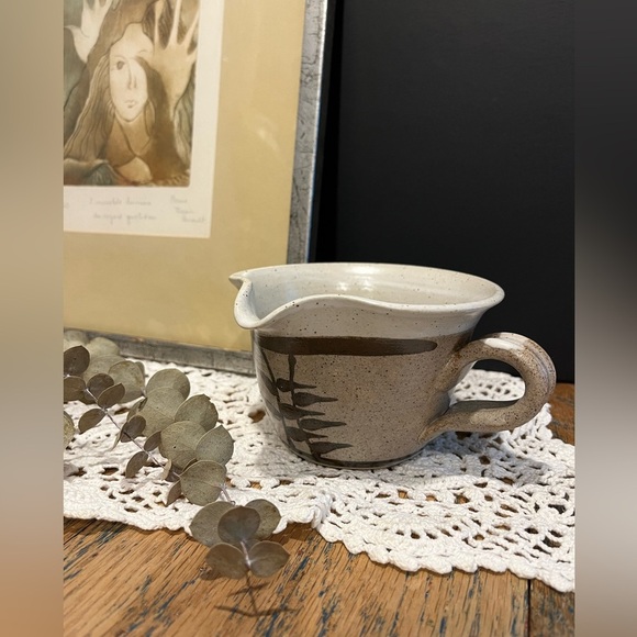 🤎Handmade Studio Pottery Creamer or Whisking Bowl – Rustic Brushstroke Design - Picture 8 of 8